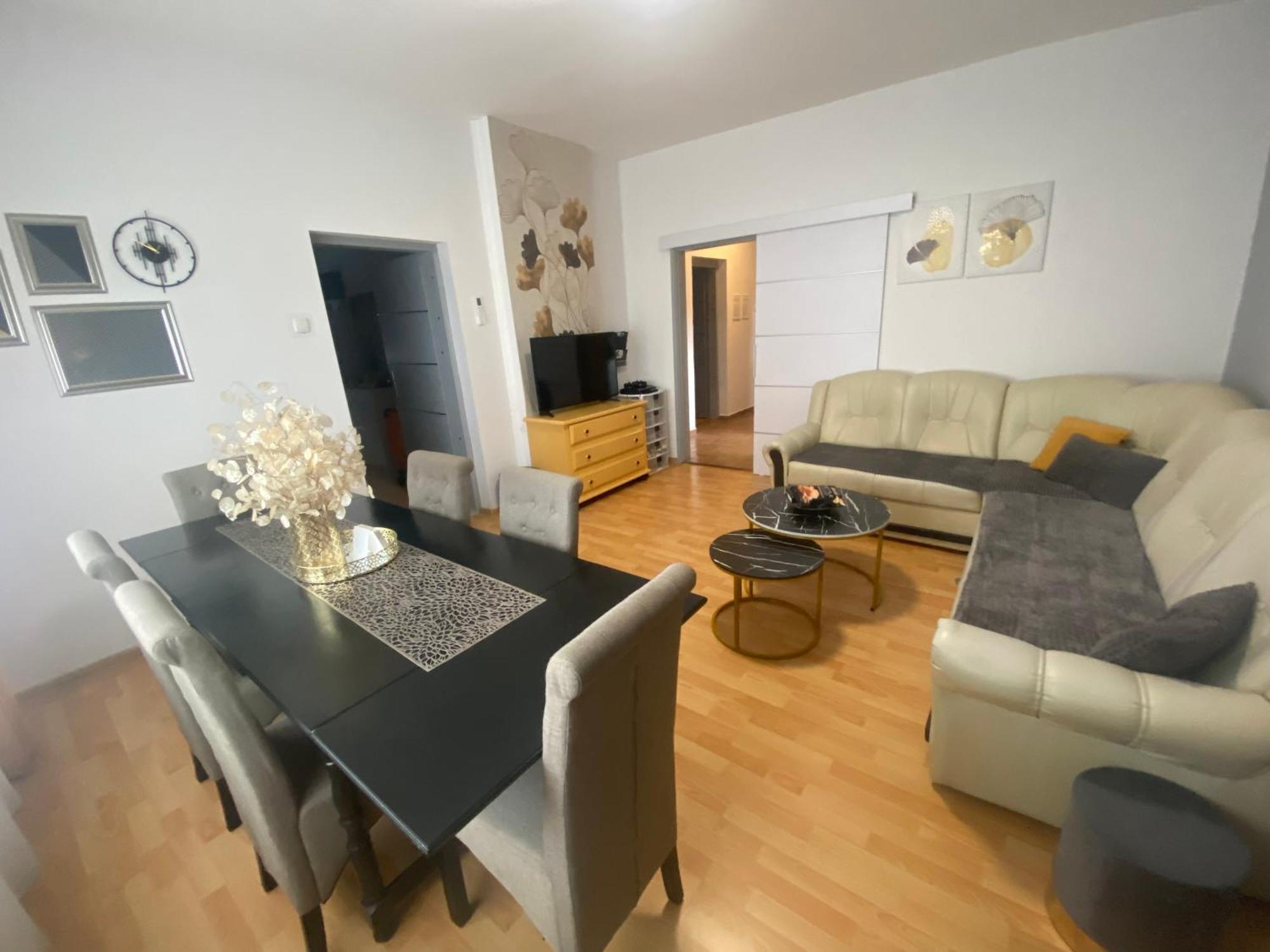 Apartman El Ogulin Eksteriør bilde